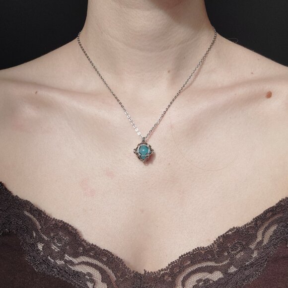 Aquamarine blue caged pearl necklace with a small silver chain - Picture 12 of 12